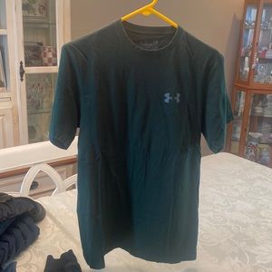 Under Armour green t shirt
